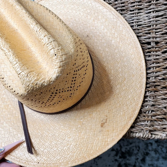 The Pana American Straw Hat - Picture 3 of 9